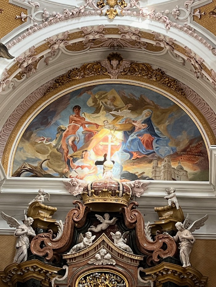 A closeup of the mural.